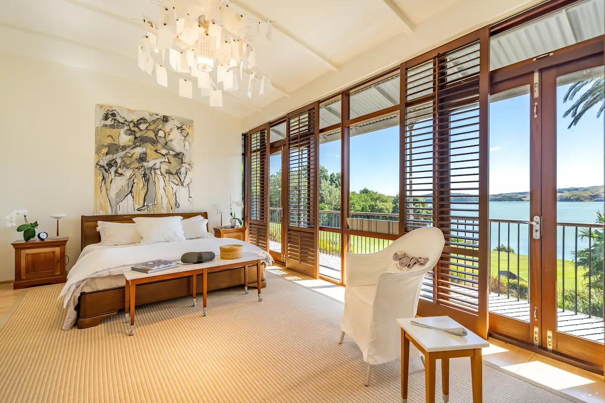 Guest wing living area